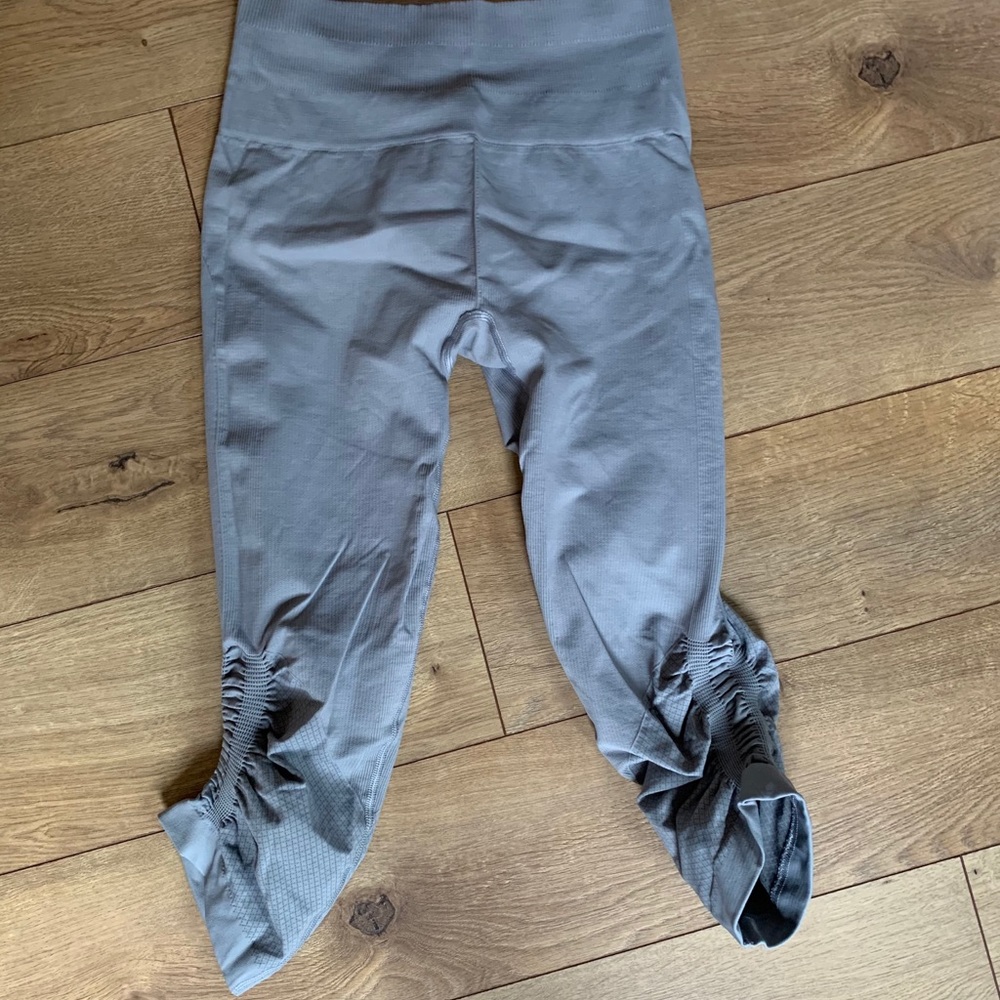 Lululemon grey leggings